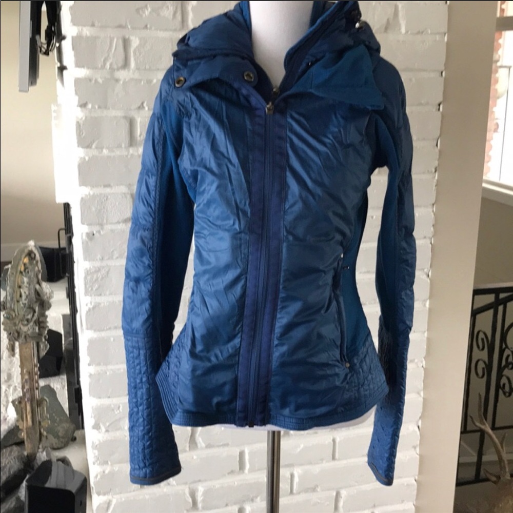 Lululemon blue women’s puffer coat size 6